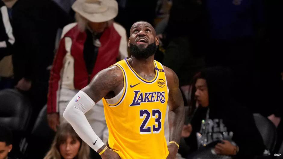 詹姆斯的状, 姆斯场均得, 湖人出战 詹姆斯的状, 姆斯场均得, 湖人出战