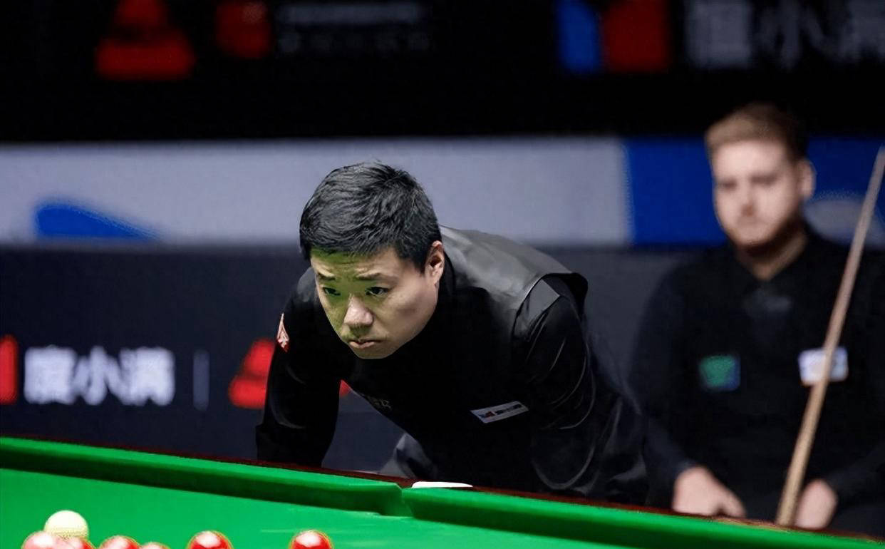 的比分战胜, 罗伯特, 而这些对手 的比分战胜, 罗伯特, 而这些对手