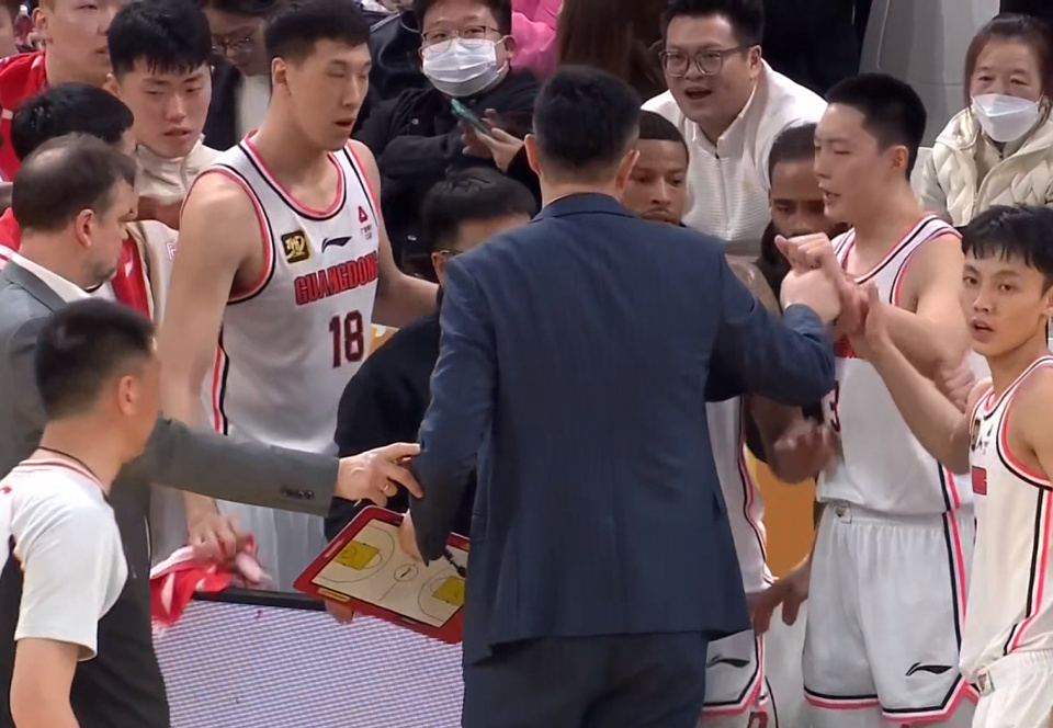 广厦男篮与, bt, 萨姆纳的签 广厦男篮与, bt, 萨姆纳的签